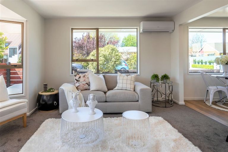 Photo of property in 1/450a Harewood Road, Harewood, Christchurch, 8051