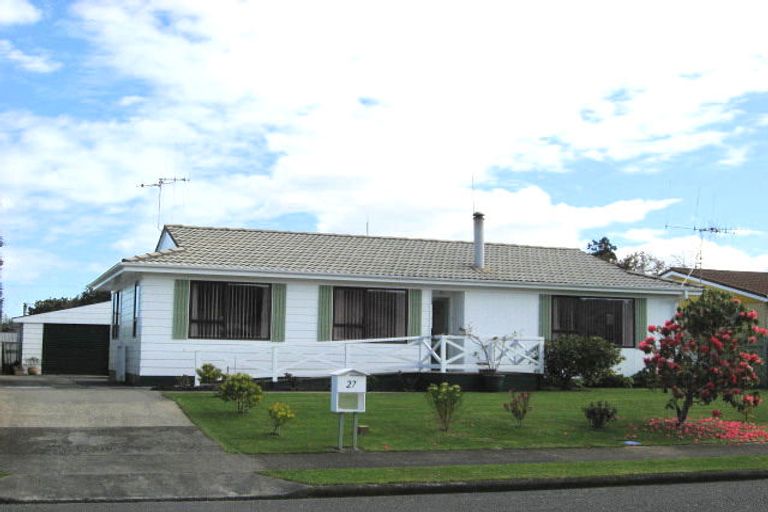 Photo of property in 27 Rimu Street, Levin, 5510