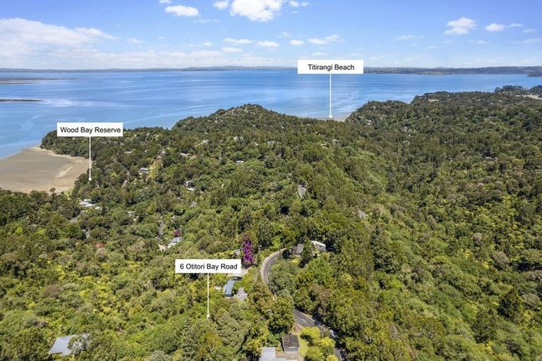 Photo of property in 6 Otitori Bay Road, Titirangi, Auckland, 0604