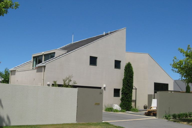 Photo of property in 24 Huntingdon Place, Avonhead, Christchurch, 8042