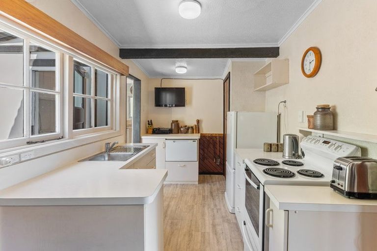 Photo of property in 20 Glen Road, Raumati South, Paraparaumu, 5032