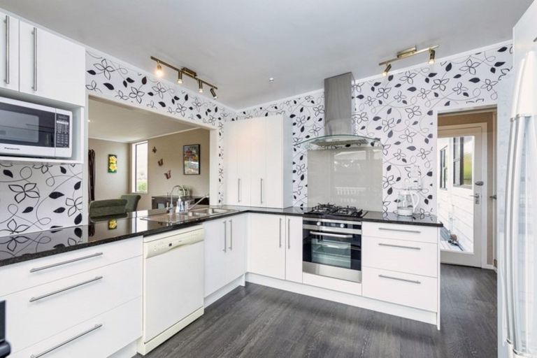 Photo of property in 308 Paparata Road, Bombay, 2675