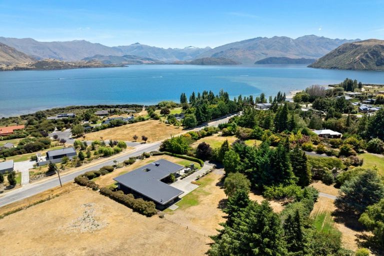 Photo of property in 311 Beacon Point Road, Wanaka, 9305