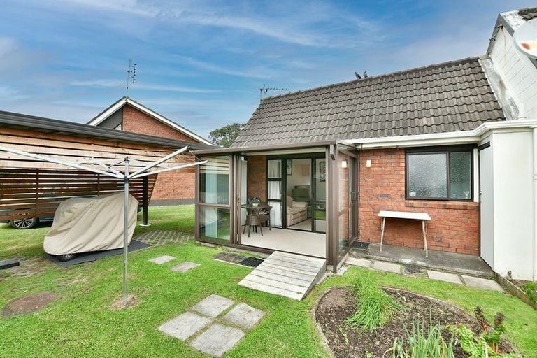 Photo of property in 12 Bellbird Place, Orewa, 0931