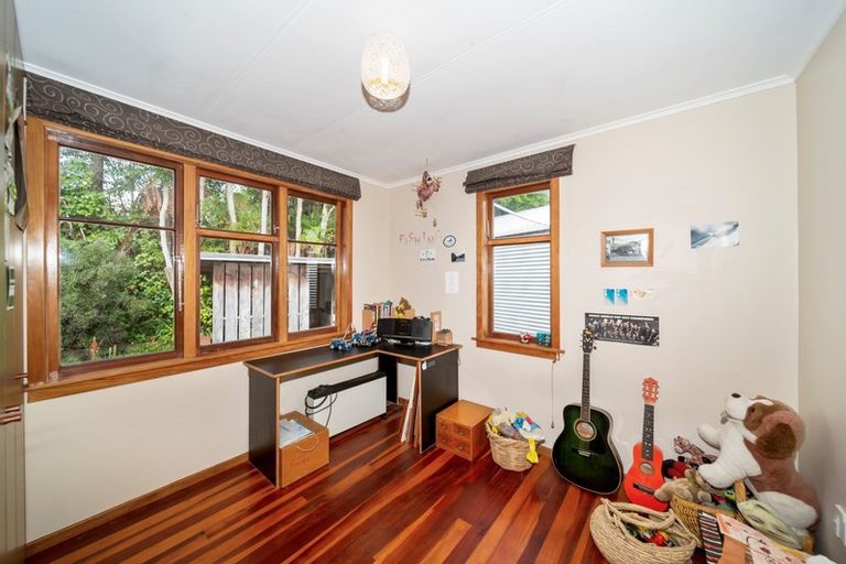 Photo of property in 17 Curtis Street, Okato, 4335