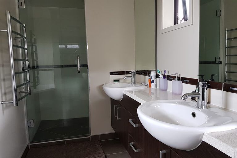 Photo of property in 33 Dressage Lane, Greenhithe, Auckland, 0632