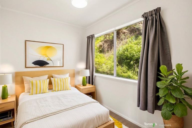 Photo of property in 2/5 Wye Street, Island Bay, Wellington, 6023
