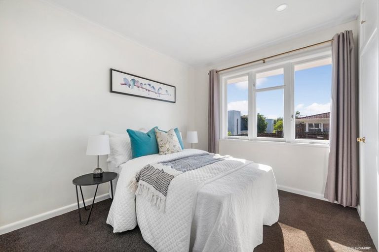 Photo of property in 2/2 Napoleon Avenue, Milford, Auckland, 0620