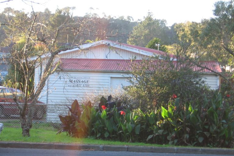 Photo of property in 673 Swanson Road, Swanson, Auckland, 0612