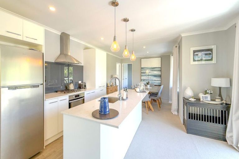 Photo of property in 100 Kon Tiki Road, Whiritoa, Whangamata, 3691