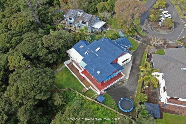 Photo of property in 7 Mosman Place, Chatswood, Auckland, 0626