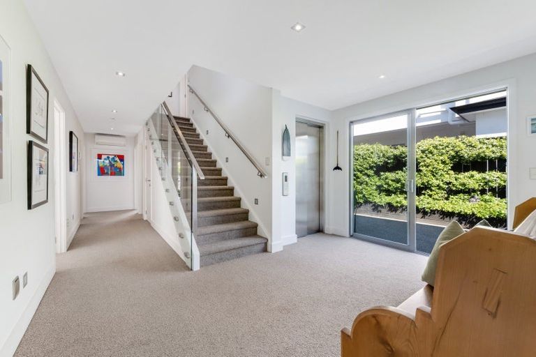 Photo of property in 8 The Parade, Bucklands Beach, Auckland, 2012