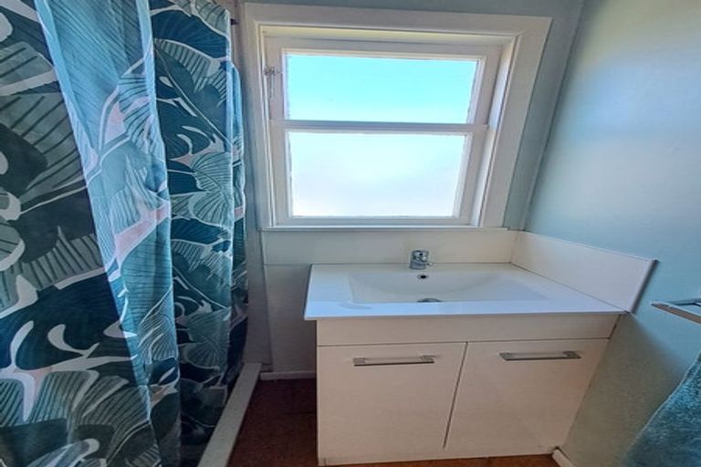 Photo of property in 20 William Street, Waikanae Beach, Waikanae, 5036
