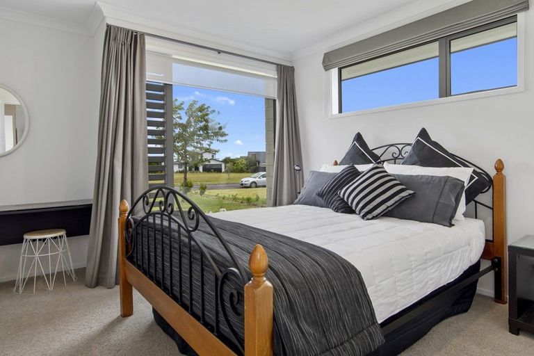Photo of property in 28 Holyoake Terrace, Omokoroa, 3114