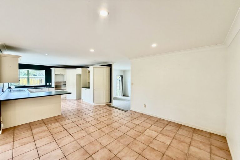 Photo of property in 22 Bob Charles Drive, Golflands, Auckland, 2013