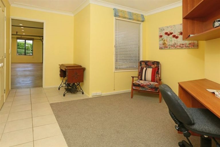 Photo of property in 1 Semillon Avenue, Henderson, Auckland, 0612