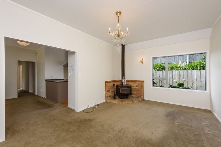 Photo of property in 12 Cambrian Street, Churton Park, Wellington, 6037