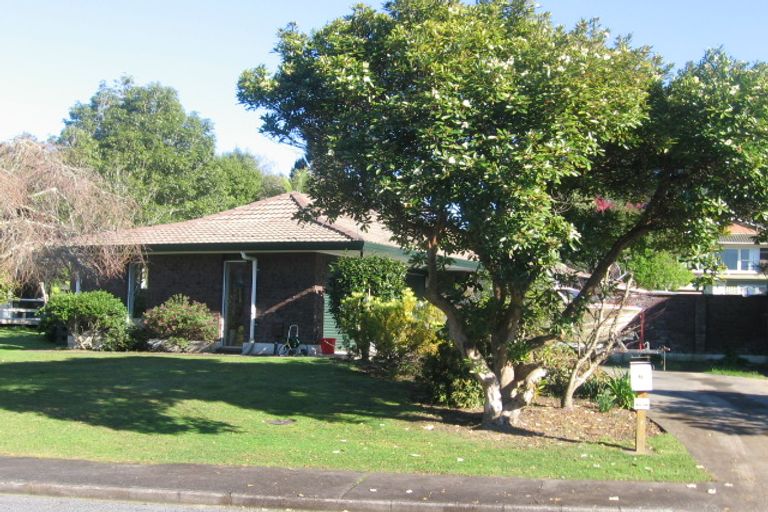 Photo of property in 6 Kavanagh Place, Opaheke, Papakura, 2113