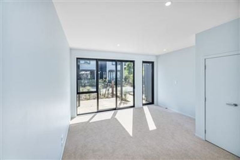 Photo of property in 2d Nerita Place, Long Bay, Auckland, 0630
