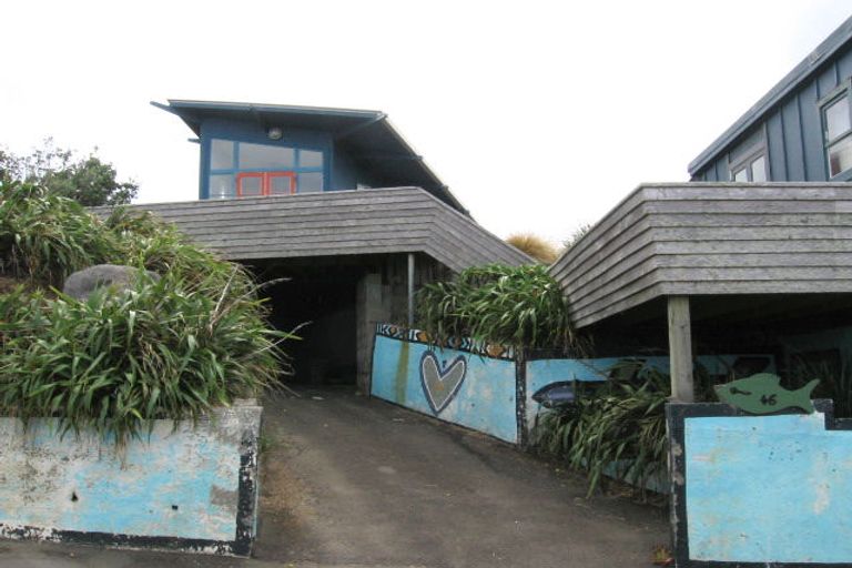 Photo of property in 46 High Street, Island Bay, Wellington, 6023