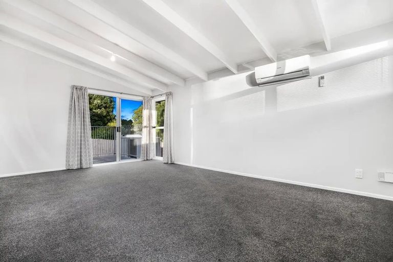 Photo of property in 5 Rondorlyn Place, Manurewa, Auckland, 2102