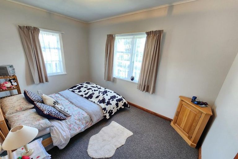 Photo of property in 242 College Street, West End, Palmerston North, 4412