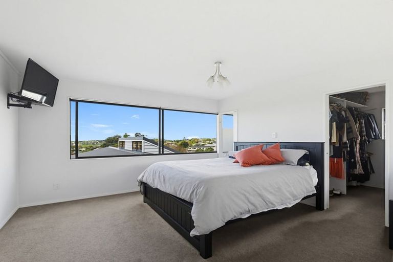 Photo of property in 57 John Dee Crescent, Red Beach, 0932