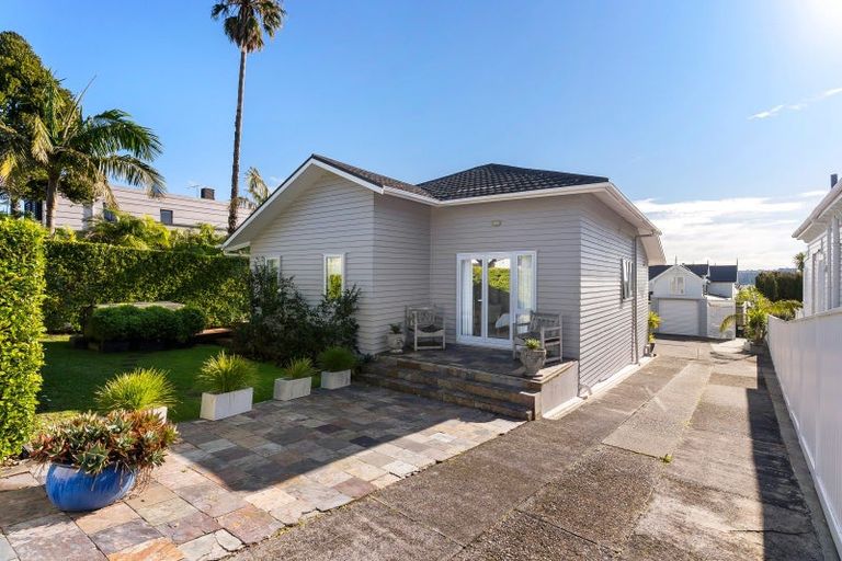 Photo of property in 1/11 Marine Parade, Herne Bay, Auckland, 1011