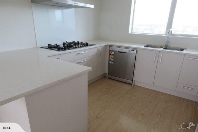 Photo of property in 70 Pencaitland Drive, Flat Bush, Auckland, 2019