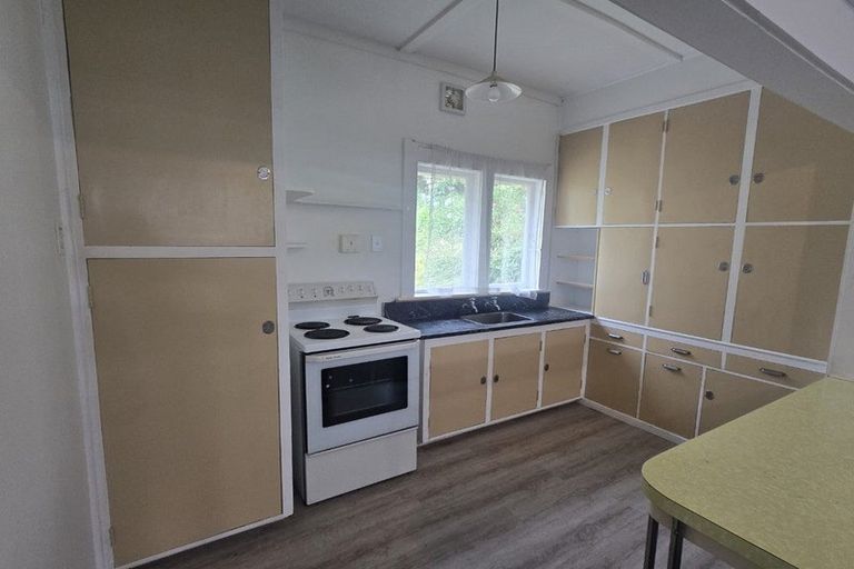 Photo of property in 2 Cambridge Street, Gonville, Whanganui, 4501