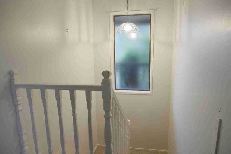 Photo of property in 35 Kirby Street, Glendene, Auckland, 0602