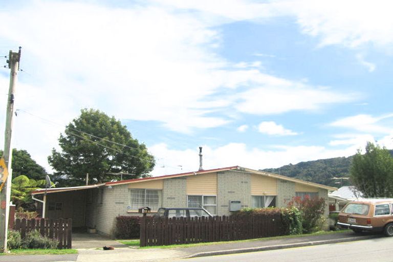 Photo of property in 55a Totara Park Road, Clouston Park, Upper Hutt, 5018