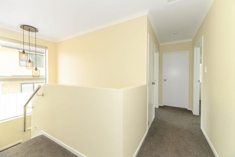 Photo of property in 20d Kelwyn Road, Kelston, Auckland, 0602