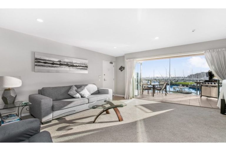 Photo of property in 10 Harbour Village Drive, Gulf Harbour, Whangaparaoa, 0930