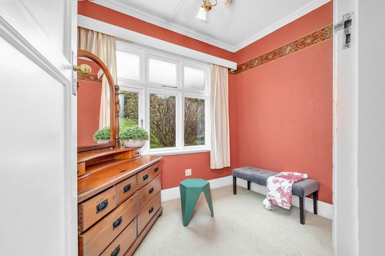 Photo of property in 56 Middleton Road, Kew, Dunedin, 9012