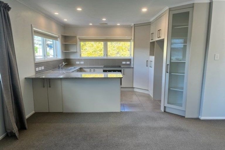 Photo of property in 7 Seymour Road, Mellons Bay, Auckland, 2014