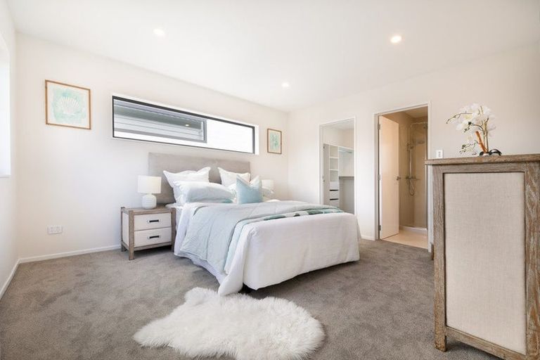 Photo of property in 17a Trinidad Road, Sunnynook, Auckland, 0620