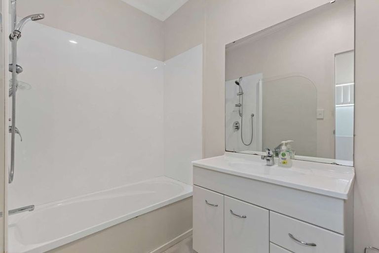 Photo of property in 65 Brashier Circle, Sunnyvale, Auckland, 0612