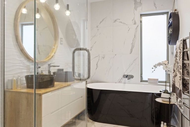 Photo of property in 15a Chilcombe Street, Ilam, Christchurch, 8041