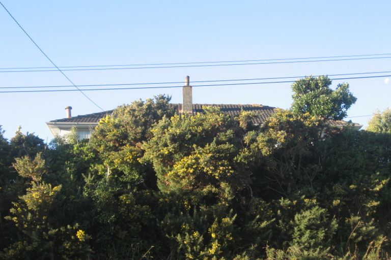 Photo of property in 5 Cornwall Crescent, Cannons Creek, Porirua, 5024