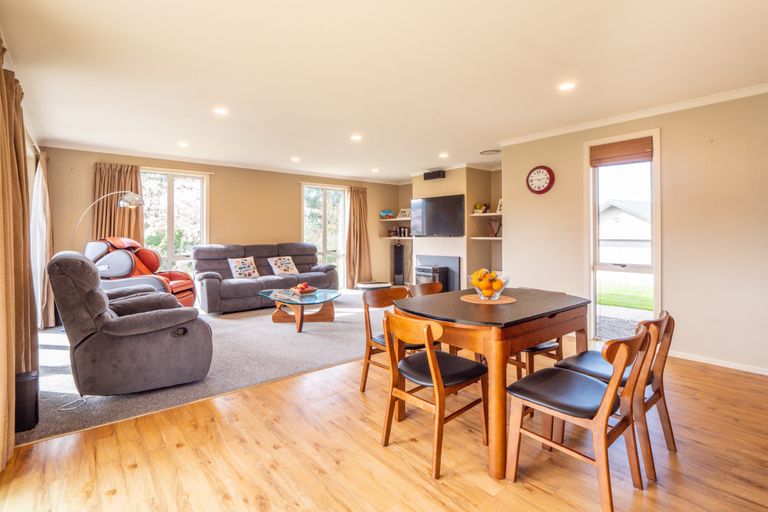 Photo of property in 37 Duxford Crescent, Fairfield, Dunedin, 9018