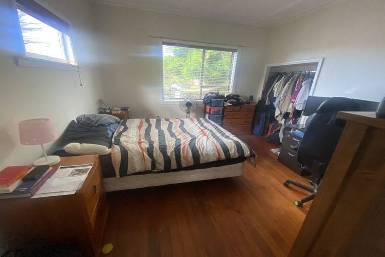 Photo of property in 36 Cambridge Terrace, Papatoetoe, Auckland, 2025