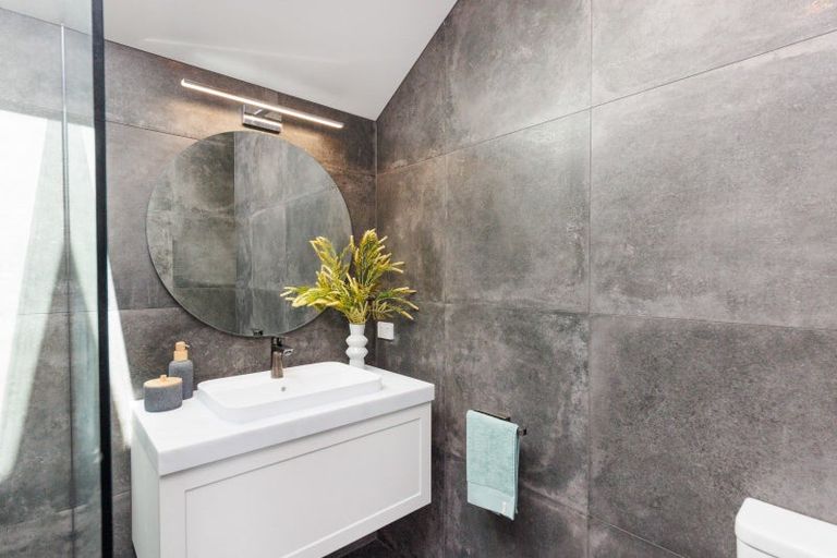 Photo of property in 17a Lincoln Terrace, Hokowhitu, Palmerston North, 4410