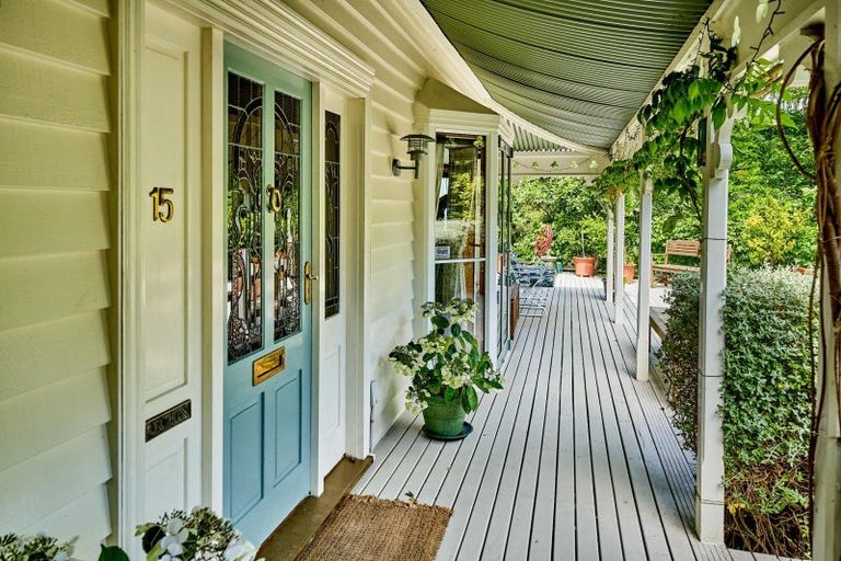 Photo of property in 15 Whiorau Grove, Lowry Bay, Lower Hutt, 5013