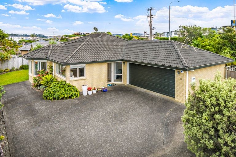 Photo of property in 44 Kath Hopper Drive, Orewa, 0931