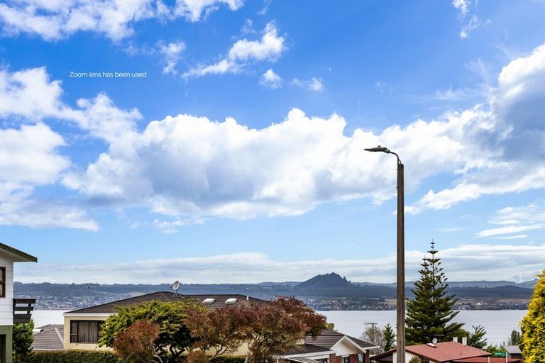 Photo of property in 7 Reeves Road, Acacia Bay, Taupo, 3330