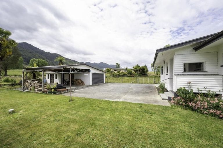 Photo of property in 175 Fairfax Street, Murchison, 7007