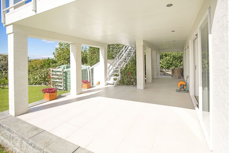 Photo of property in 150 Pacific Parade, Army Bay, Whangaparaoa, 0930