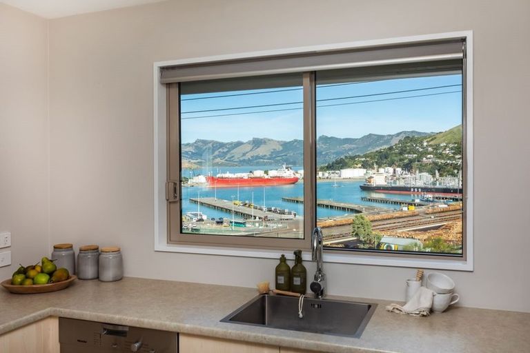 Photo of property in 10 Saint Davids Street, Lyttelton, 8082