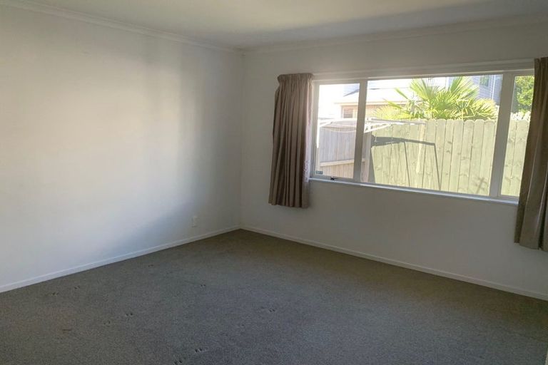 Photo of property in 4 Poaka Avenue, Takanini, 2112